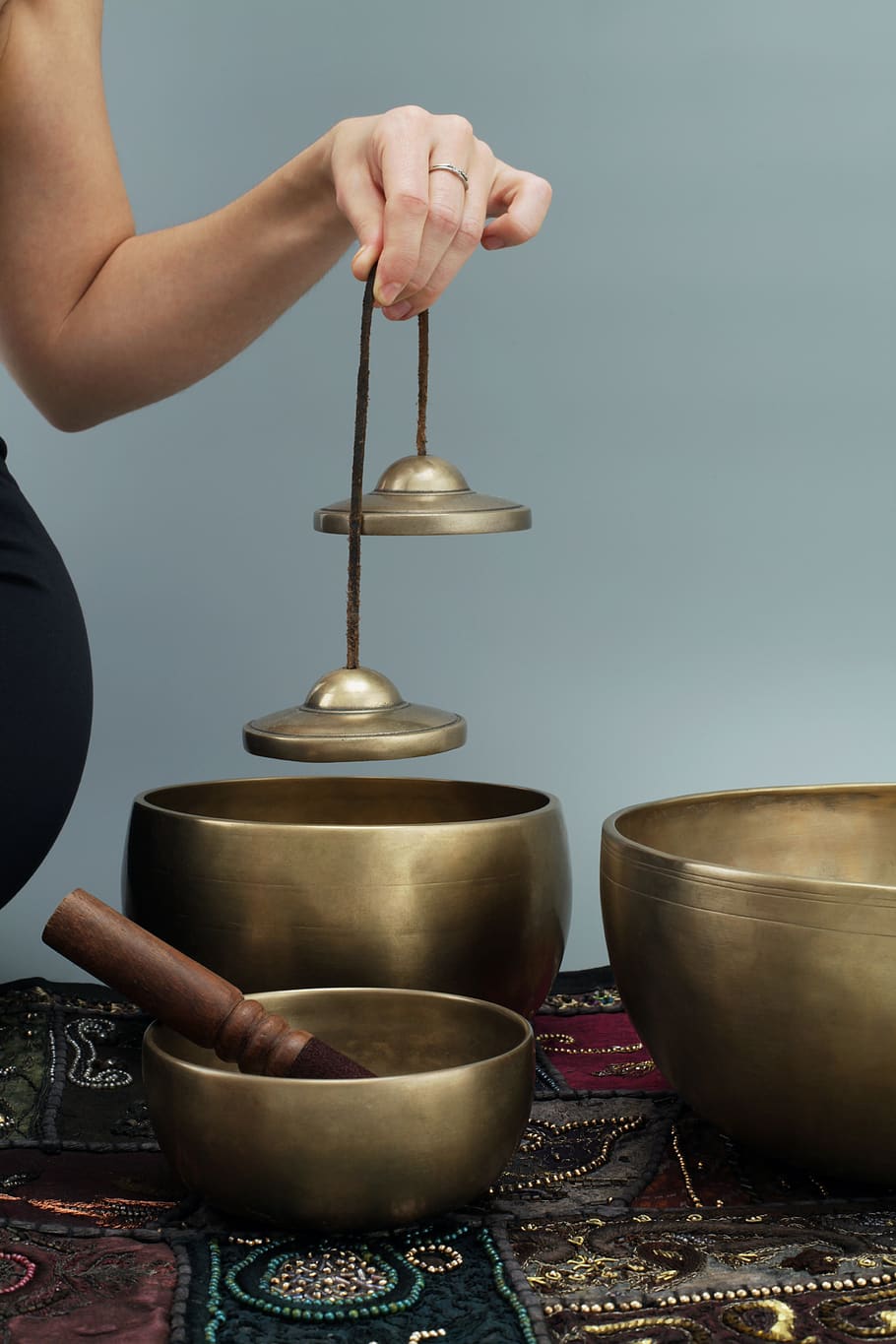 1.​ Embrace Serenity:‍ Exploring the ⁤Transformational Power of‌ Sound Healing Yoga